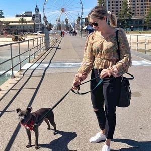 Meet your Posher, Lois